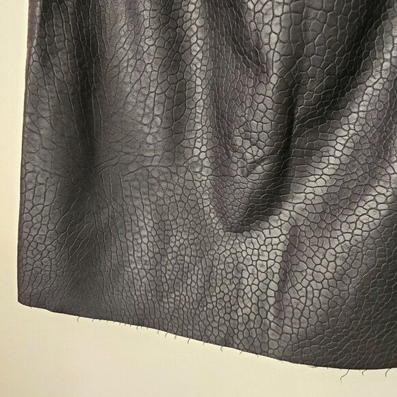 NWT VERO MODA RILEY BLACK FAUX PEBBLE LEATHER MINI SKIRT SIZE M - Picture 4 of 15